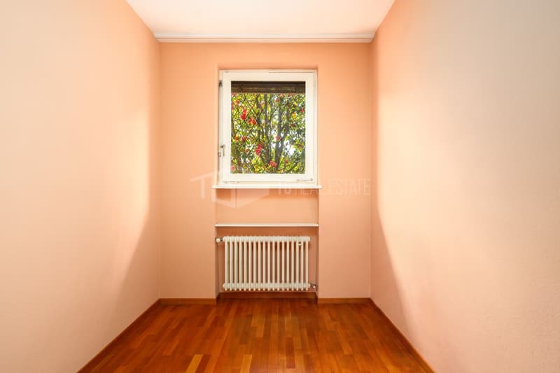 5,5-ZIMMER-HAUS MIT GARTEN, SCHWIMMBAD UND NEBENGEBÄUDE (15)