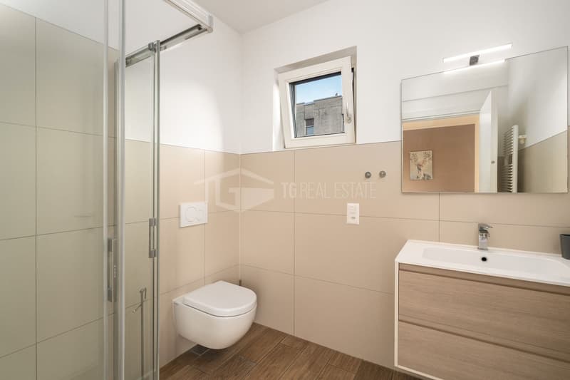 MÖBLIERTES ZWEI-ZIMMER-APPARTEMENT IN EINER GEPFLEGTEN GEGEND (7)
