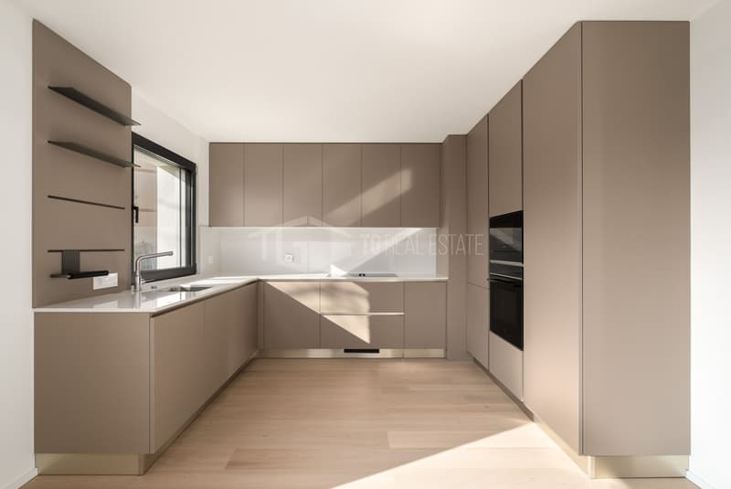 MODERNES 4,5-ZIMMER-PENTHOUSE MIT SEEBLICK (3)