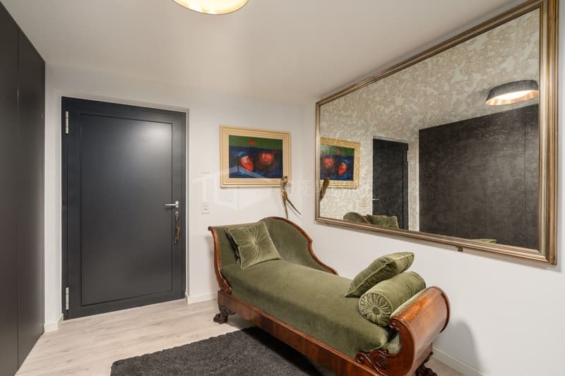 5-ROOM HOUSE WITH GARDEN. (13)