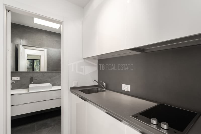 UFFICIO DI ALTO STANDING IN RESIDENZA CONTEMPORANEA (12)