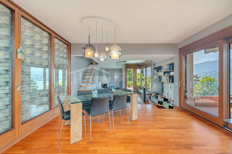 PRESTIGIOSA VILLA A MONTAGNOLA - VISTA LAGO, PISCINA INTERNA E DARSENA (12)