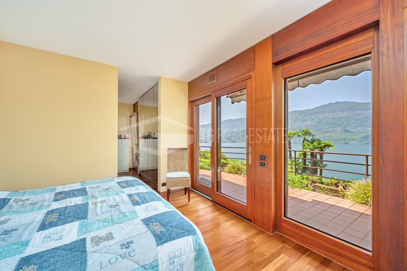 PRESTIGIOSA VILLA A MONTAGNOLA - VISTA LAGO, PISCINA INTERNA E DARSENA (2)