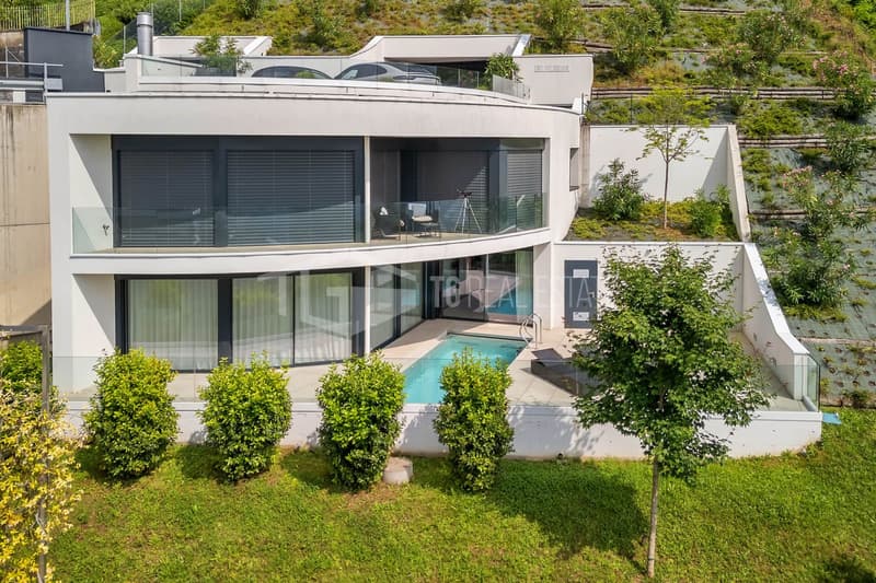 Eleganza Contemporanea con Vista Lago (2)