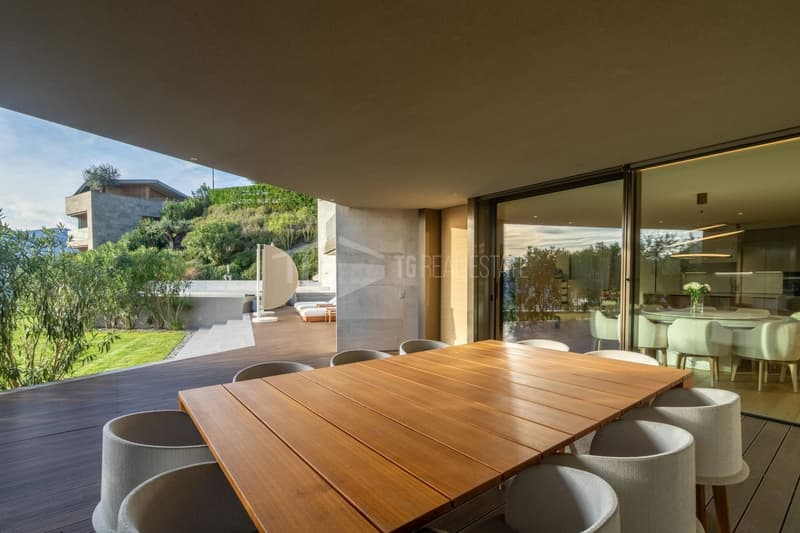 VILLA ESCLUSIVA CON VISTA PANORAMICA SUL LAGO DI LUGANO (4)