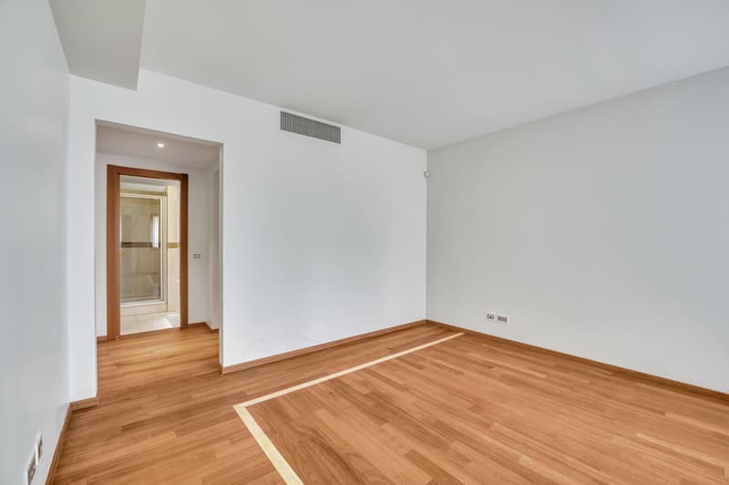 HELLE 4.5 ZIMMER MIT SEEBLICK IM ZENTRUM VON LUGANO (2)