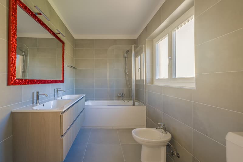 GEMÜTLICHE 5,5-ZIMMER-WOHNUNG MIT PRIVATEM GARTEN (13)