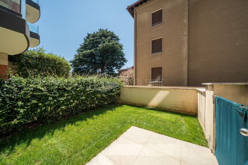 MODERNO MONOLOCALE AMMOBILIATO CON GIARDINO (10)