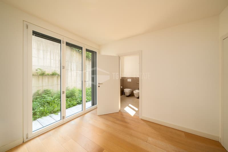 PRESTIGIOSO DUPLEX CON VISTA LAGO E PISCINA (12)