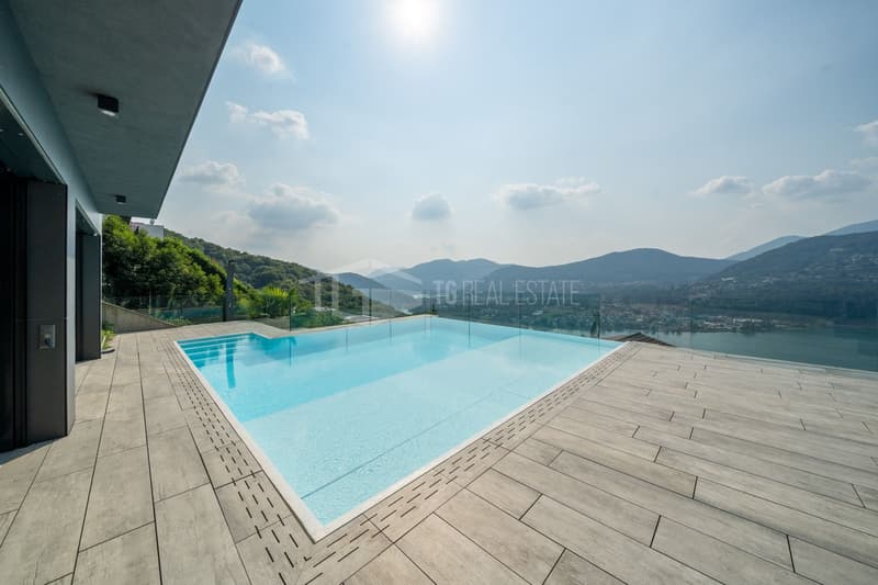 PRESTIGIOSO DUPLEX CON VISTA LAGO E PISCINA (19)