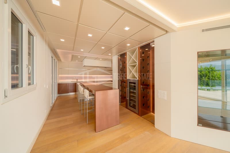 PRESTIGIOSO DUPLEX CON VISTA LAGO E PISCINA (7)