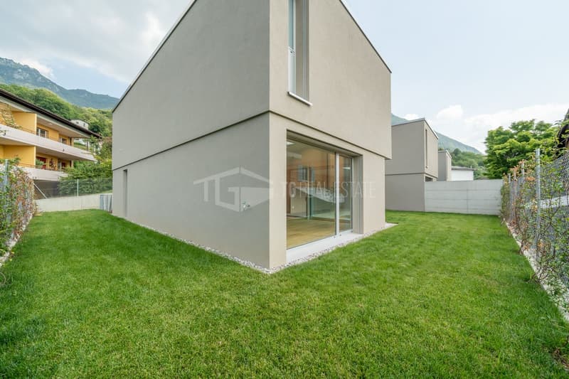 MODERNA CASA DI 5.5 LOCALI CON GIARDINO (15)