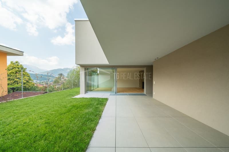 MODERNA CASA DI 5.5 LOCALI CON GIARDINO (2)