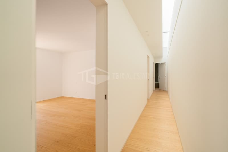 MODERNA CASA DI 5.5 LOCALI CON GIARDINO (9)