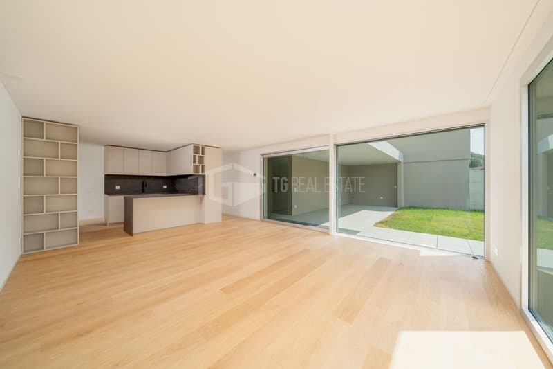 MODERNA CASA DI 5.5 LOCALI CON GIARDINO (3)