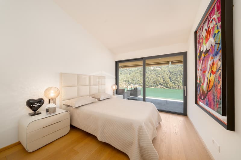 ELEGANTE APPARTAMENTO DI 4 LOCALI CON GIARDINO E VISTA LAGO (11)