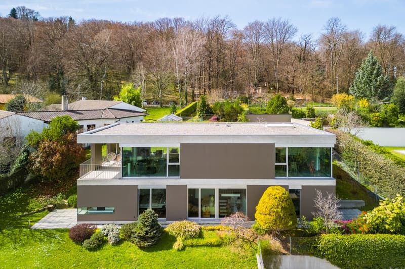 EXKLUSIVE DESIGNERVILLA MIT SEEBLICK UND ABSOLUTER PRIVATSPHÄRE (1)