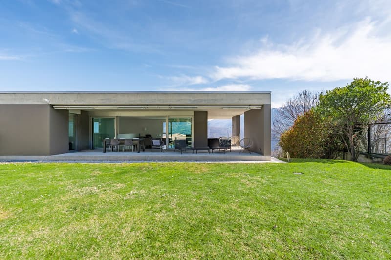 EXKLUSIVE DESIGNERVILLA MIT SEEBLICK UND ABSOLUTER PRIVATSPHÄRE (15)