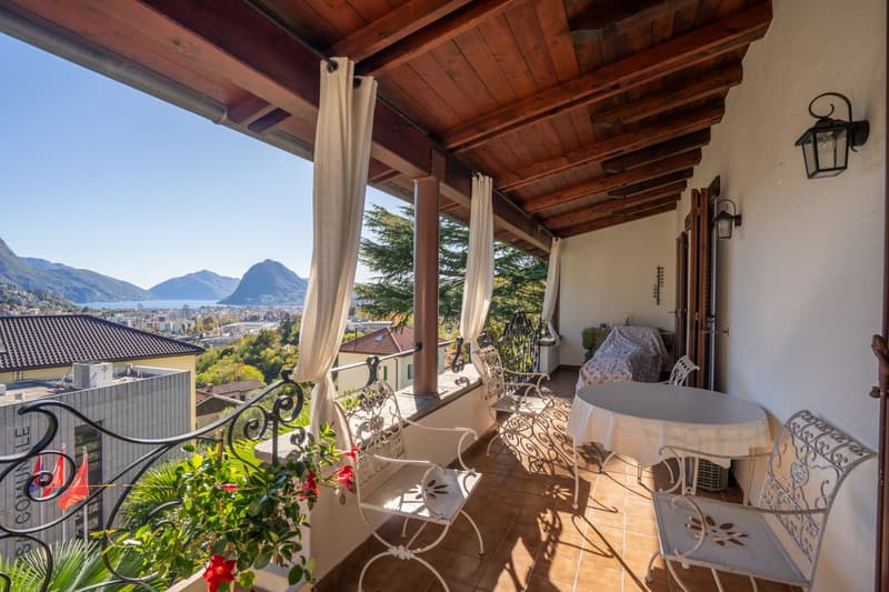 MEDITERRANE DOPPELHAUSHÄLFTE IN WOHNLAGE MIT SEEBLICK (4)