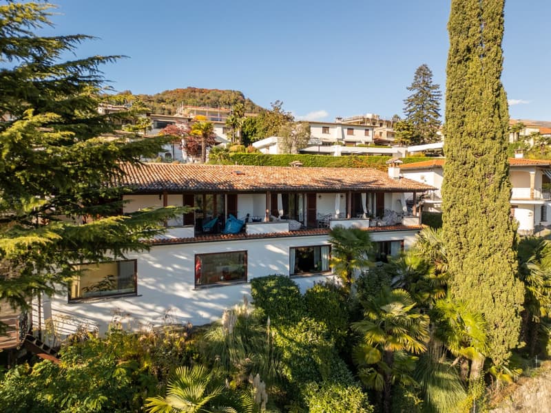 MEDITERRANE DOPPELHAUSHÄLFTE IN WOHNLAGE MIT SEEBLICK (13)