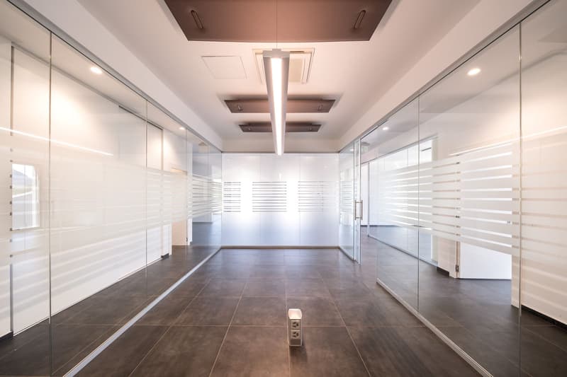 MODERNES BÜRO IN MANNO (10)