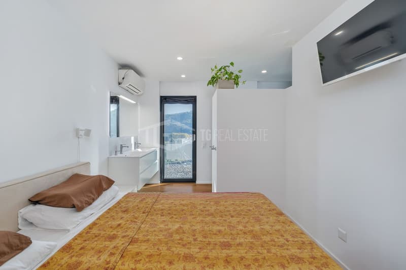 MODERNE VILLA MIT PANORAMABLICK UND EINER SEPARATEN WOHNUNG (3)