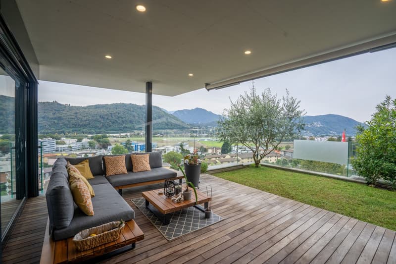 MODERNE VILLA MIT PANORAMABLICK UND EINER SEPARATEN WOHNUNG (14)