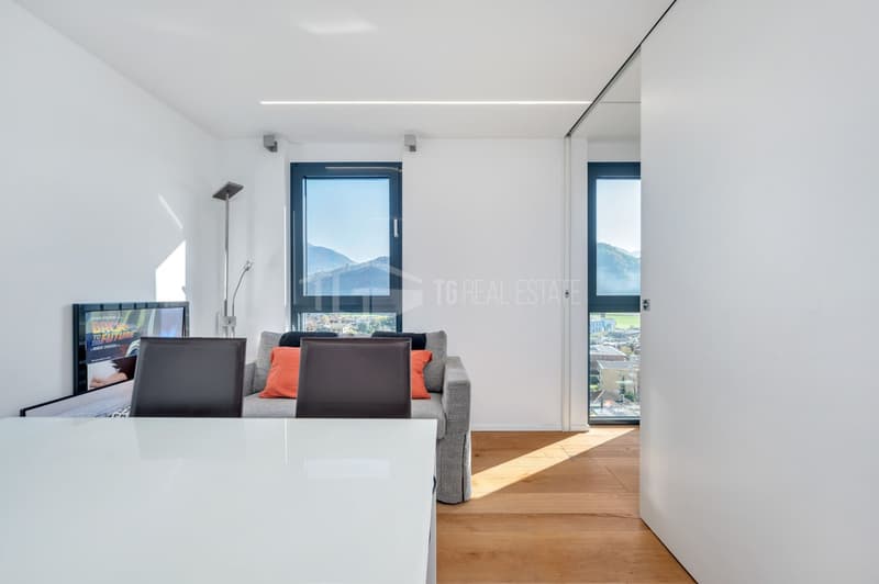 MODERNE VILLA MIT PANORAMABLICK UND EINER SEPARATEN WOHNUNG (15)