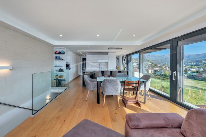 MODERNE VILLA MIT PANORAMABLICK UND EINER SEPARATEN WOHNUNG (9)