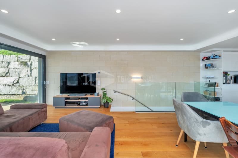MODERNE VILLA MIT PANORAMABLICK UND EINER SEPARATEN WOHNUNG (12)