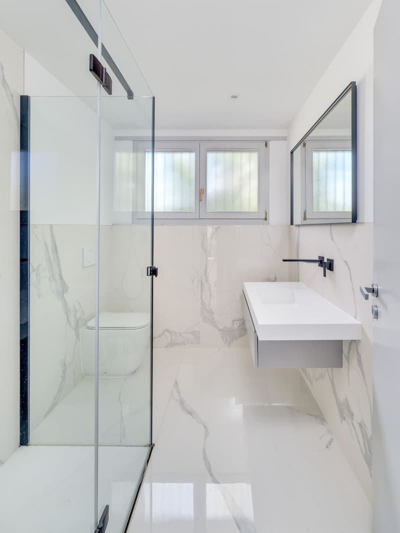 EXKLUSIVE 5,5-ZIMMER-VILLA MIT SEEBLICK UND POOL (3)