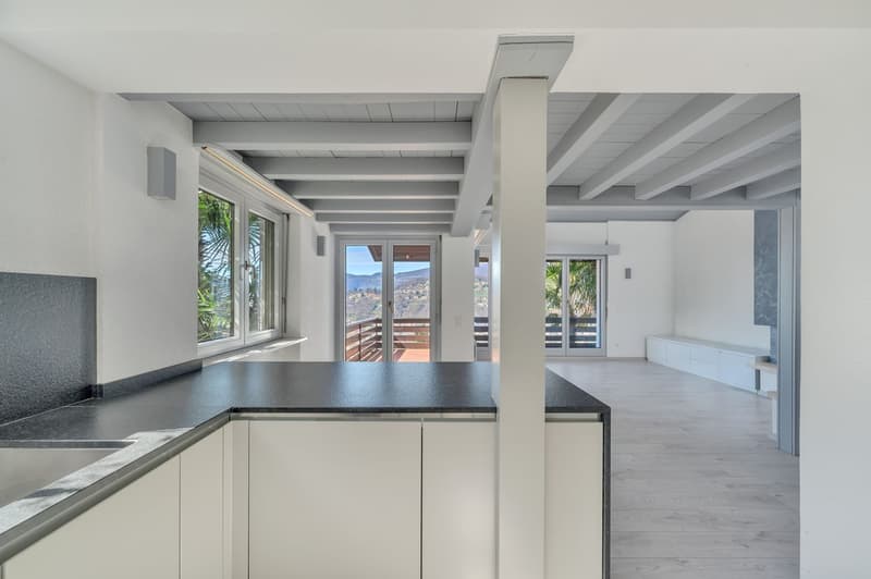 EXKLUSIVE 5,5-ZIMMER-VILLA MIT SEEBLICK UND POOL (12)
