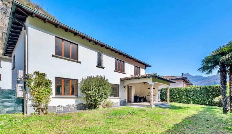 VILLA IM MEDITERRANEN STIL, NUR EINEN STEINWURF VOM SEE UND DEM FIGINO-PARK ENTFERNT (1)