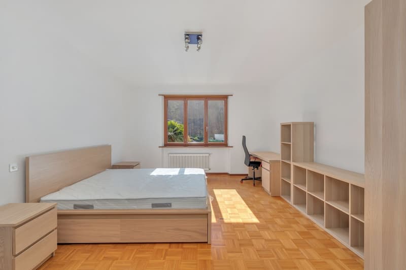 VILLA IM MEDITERRANEN STIL, NUR EINEN STEINWURF VOM SEE UND DEM FIGINO-PARK ENTFERNT (10)