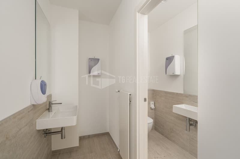 MODERNES 7-ZIMMER-BÜRO IN MOLINO NUOVO (12)