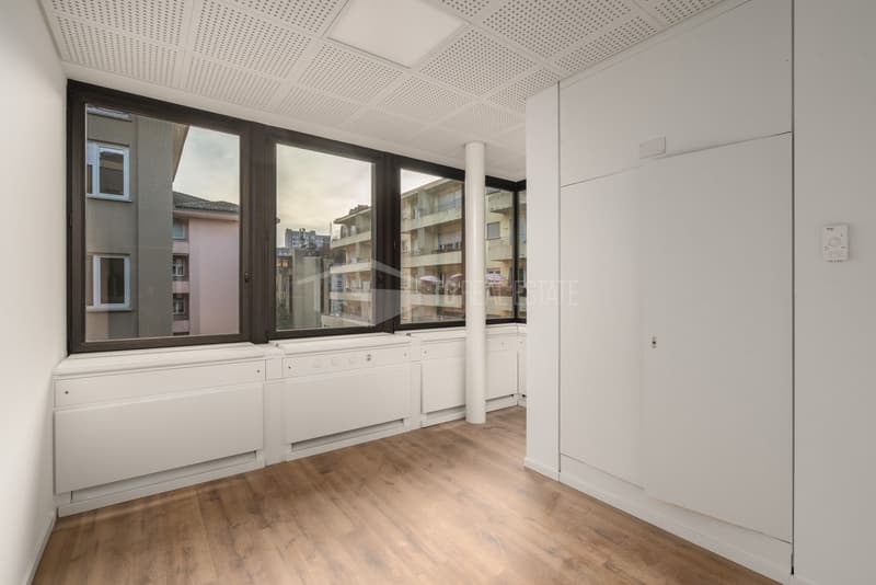 MODERNES 7-ZIMMER-BÜRO IN MOLINO NUOVO (9)