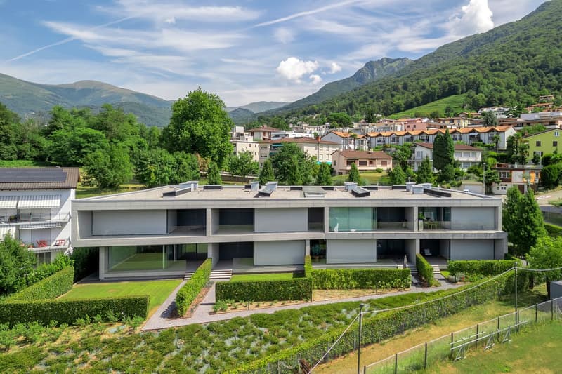 LUXURIÖSES 4,5-ZIMMER-HAUS MIT GARTEN (2)