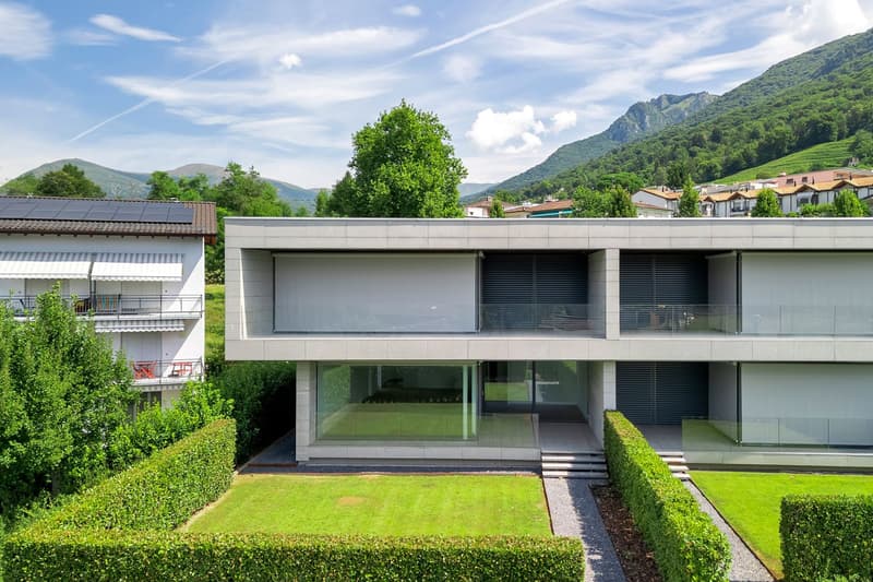 LUXURIÖSES 4,5-ZIMMER-HAUS MIT GARTEN (3)