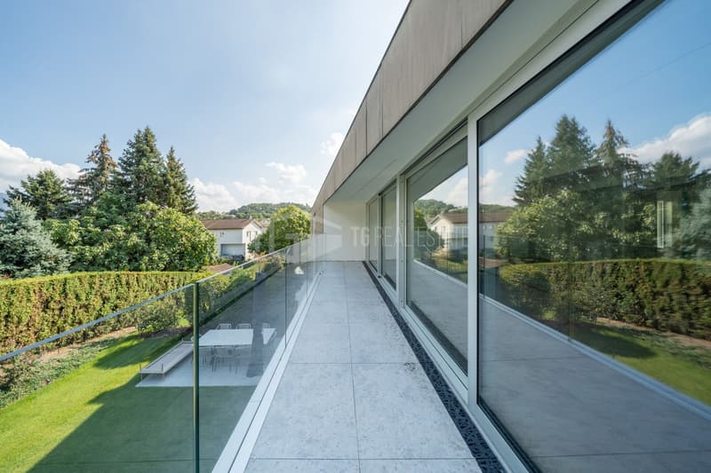 NEUE WOHNUNG IN RUHIGER UMGEBUNG (11)
