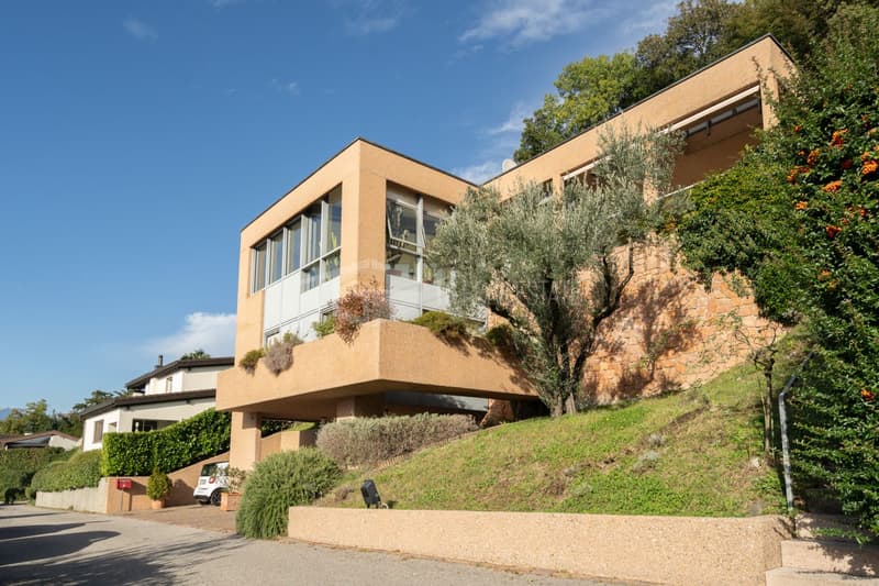 VILLA MIT POOL UND SEEBLICK (1)