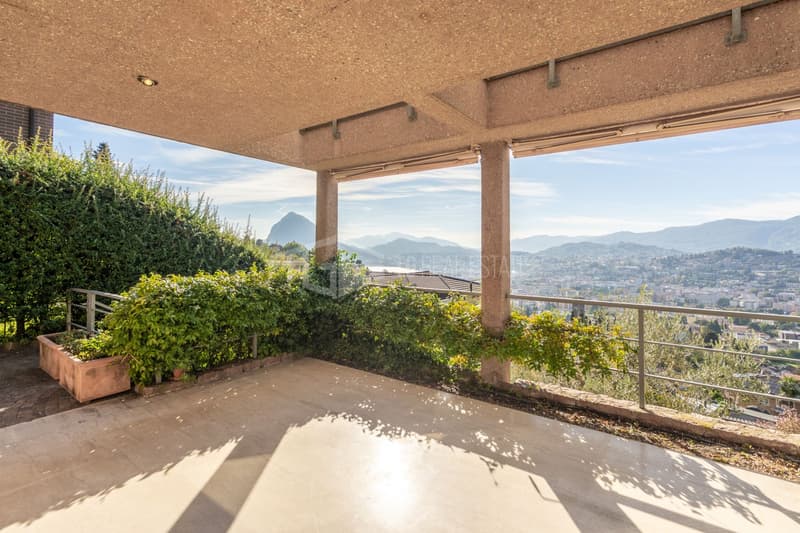 VILLA MIT POOL UND SEEBLICK (8)