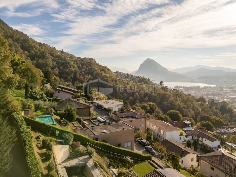 VILLA MIT POOL UND SEEBLICK (10)