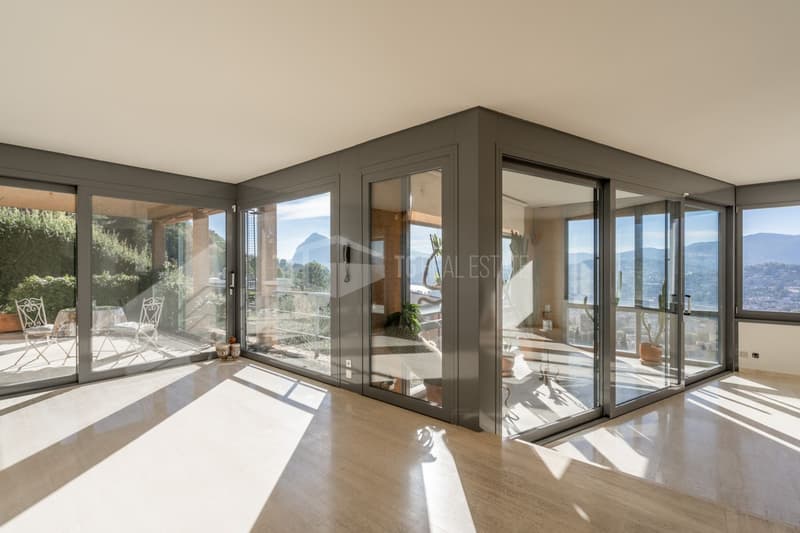 VILLA MIT POOL UND SEEBLICK (14)