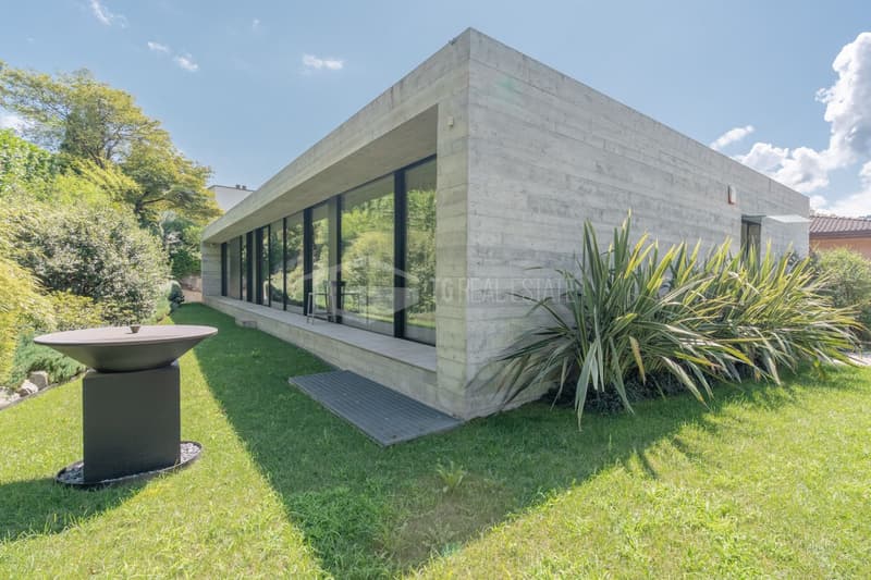 ELEGANTE MODERNE VILLA IM GRÜNEN (6)
