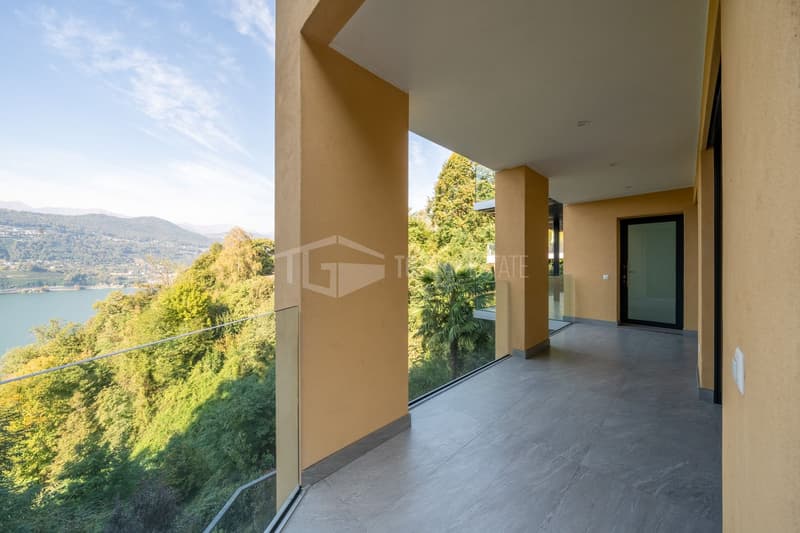MODERNO APPARTAMENTO DI 3.5 LOCALI CON VISTA LAGO (15)