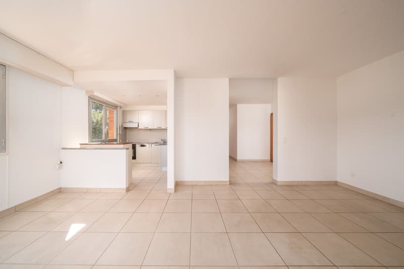 HELLES 3,5-ZIMMER-APARTMENT MIT BLICK AUF DEN SEE IN PARADISO (4)