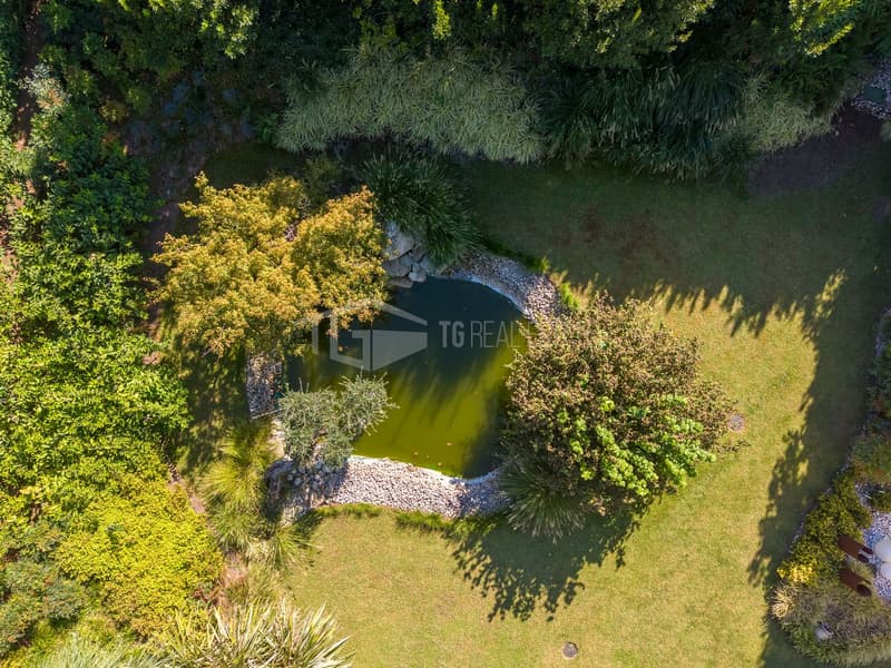 LUSSUOSA VILLA CON PISCINA E GIARDINO VICINO ALLA TASIS (31)