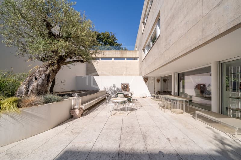 LUSSUOSA VILLA CON PISCINA E GIARDINO VICINO ALLA TASIS (28)