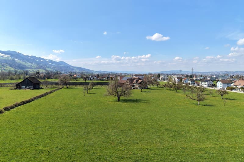 Land with great potential – near train station, in the green with a far-reaching view (3)