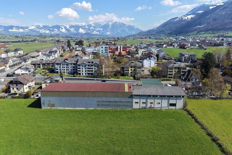 Land with great potential – near train station, in the green with a far-reaching view (1)
